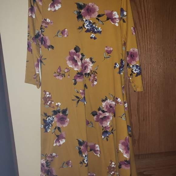 Medium Floral Dress - Picture 1 of 1